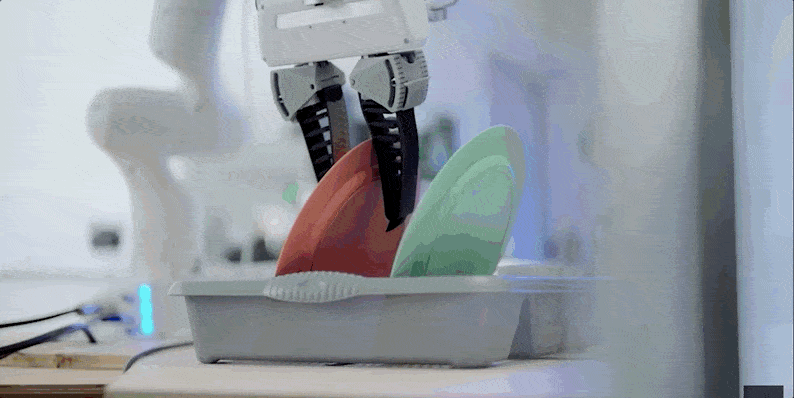 0526Dyson-choresrobot-3.gif