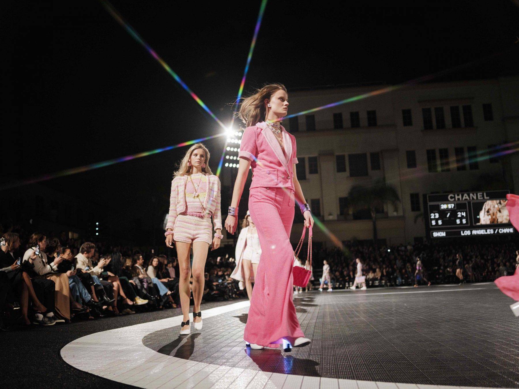 Cruise-2023-24-show_copyright-CHANEL-5-1800x1350.jpeg