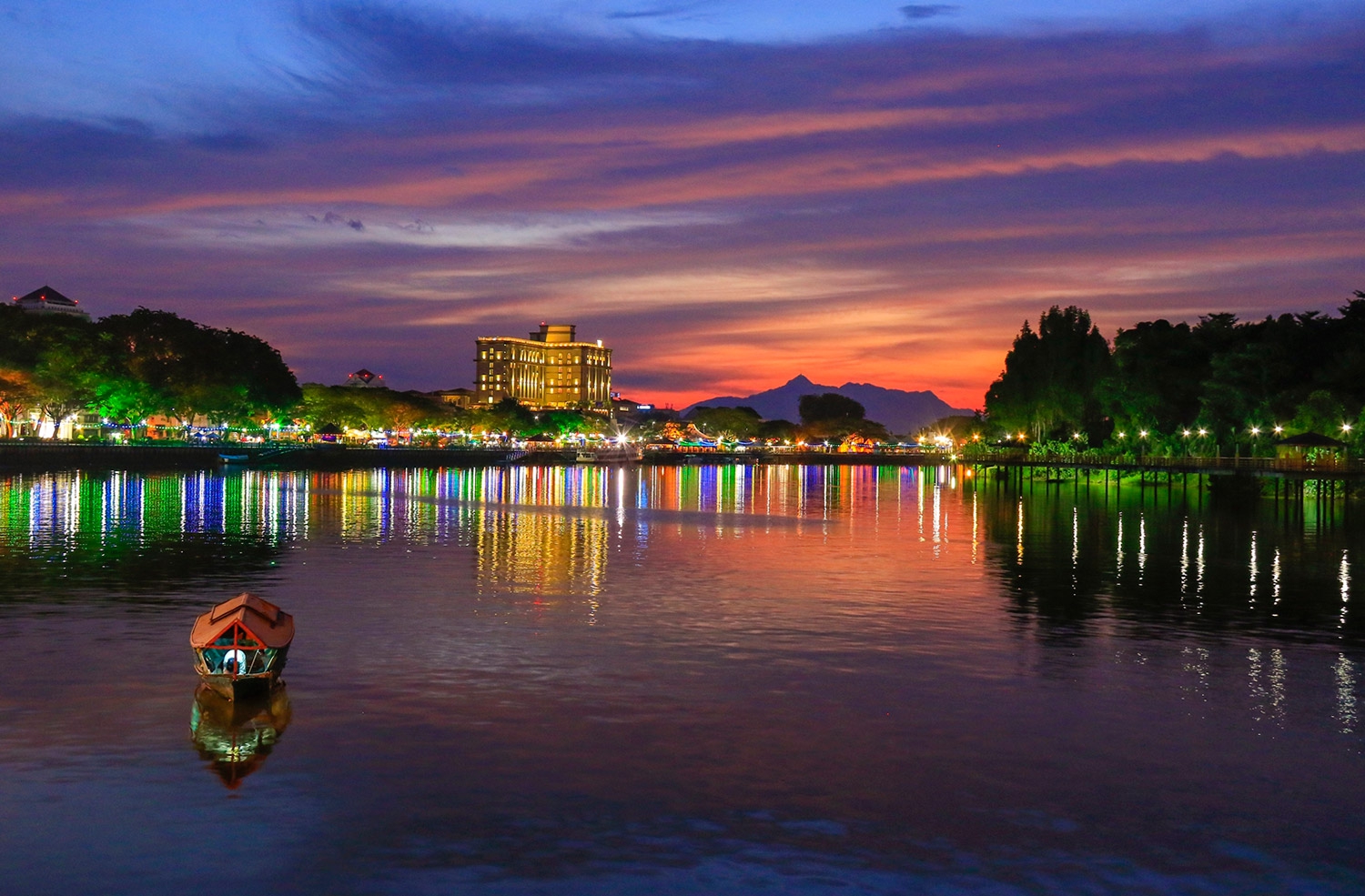 古晋河滨公园 | Kuching Waterfront