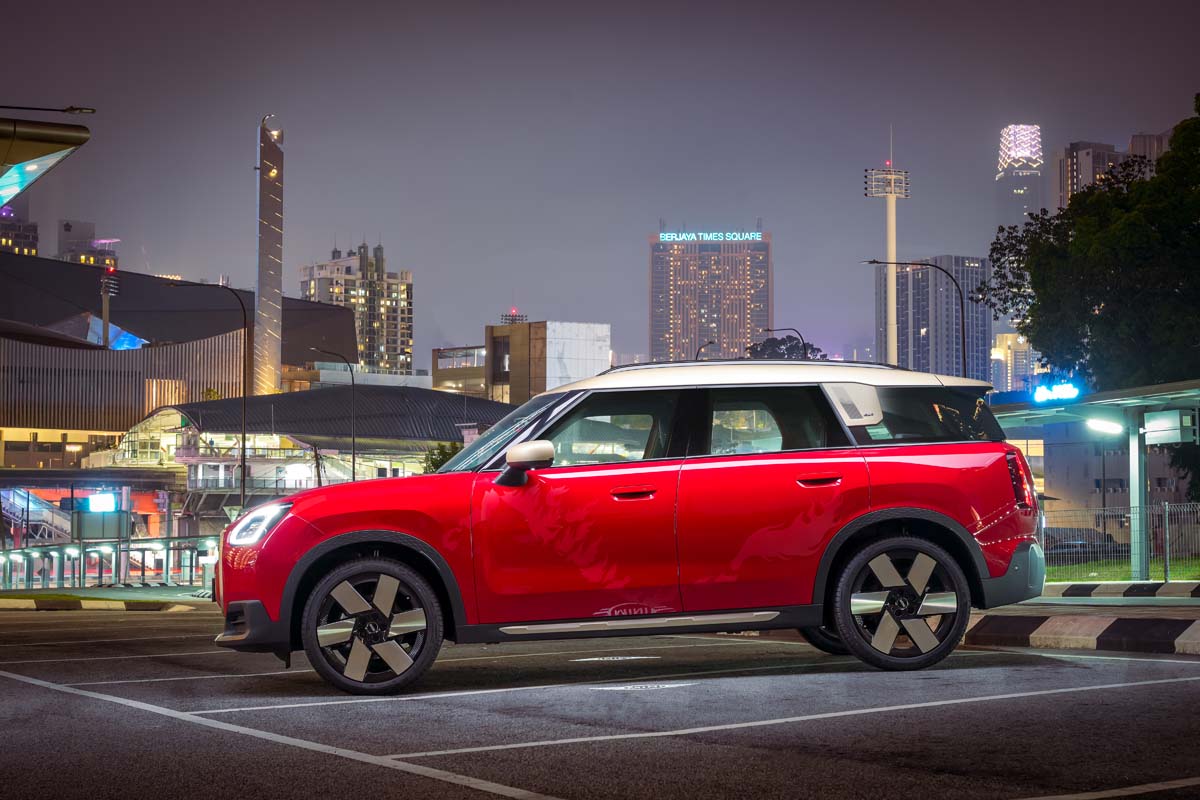 MINI-Countryman-S-Fiery-Stallion-Edition-3.jpg