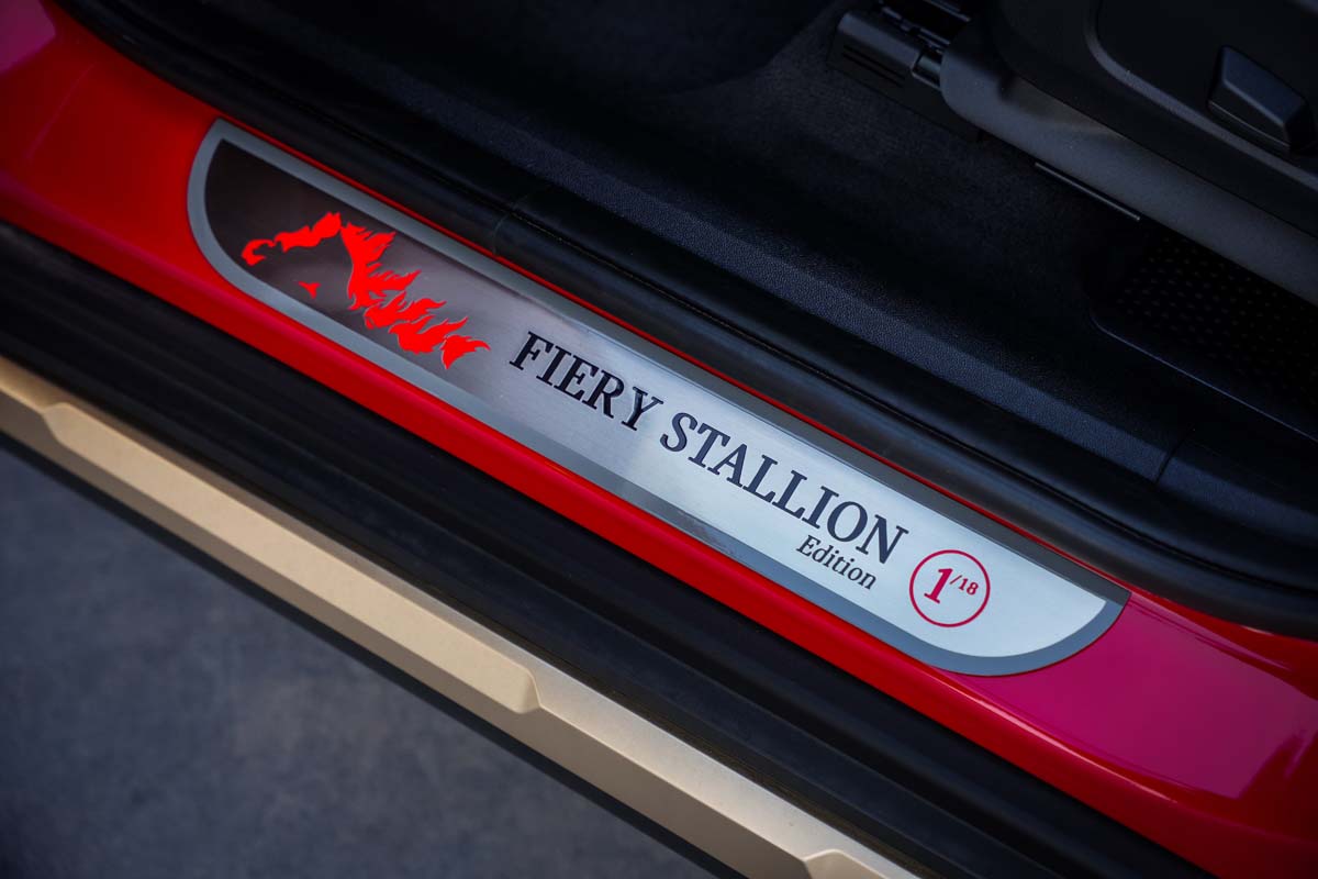 MINI-Countryman-S-Fiery-Stallion-Edition-9.jpg